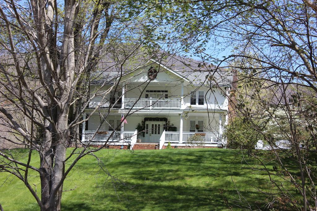 Buffalo Tavern Bed And Breakfast West Jefferson Esterno foto