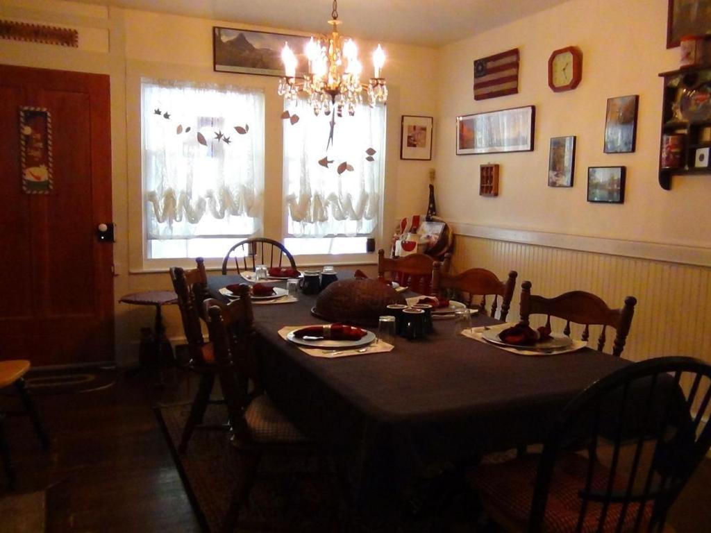 Buffalo Tavern Bed And Breakfast West Jefferson Esterno foto