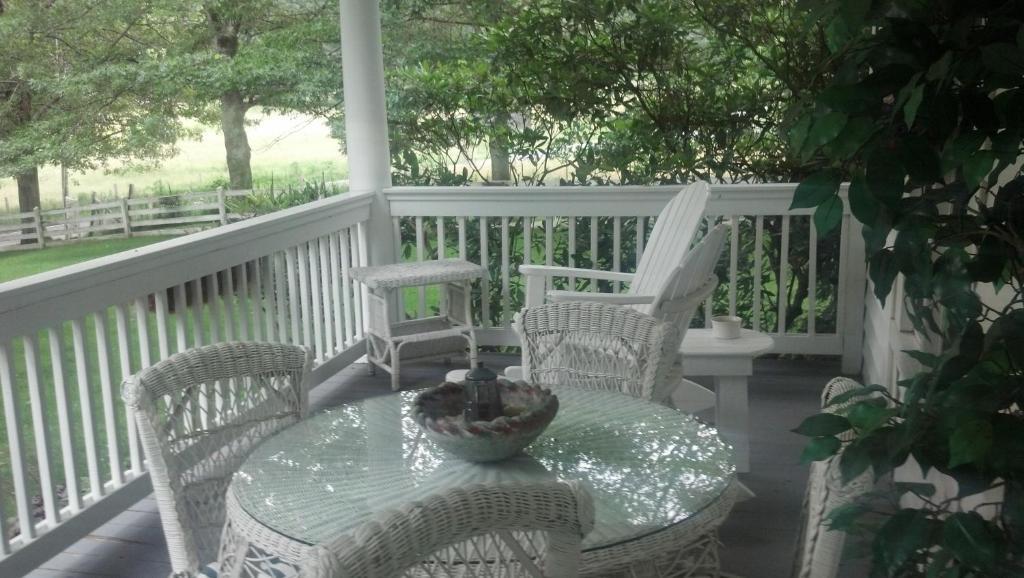 Buffalo Tavern Bed And Breakfast West Jefferson Esterno foto